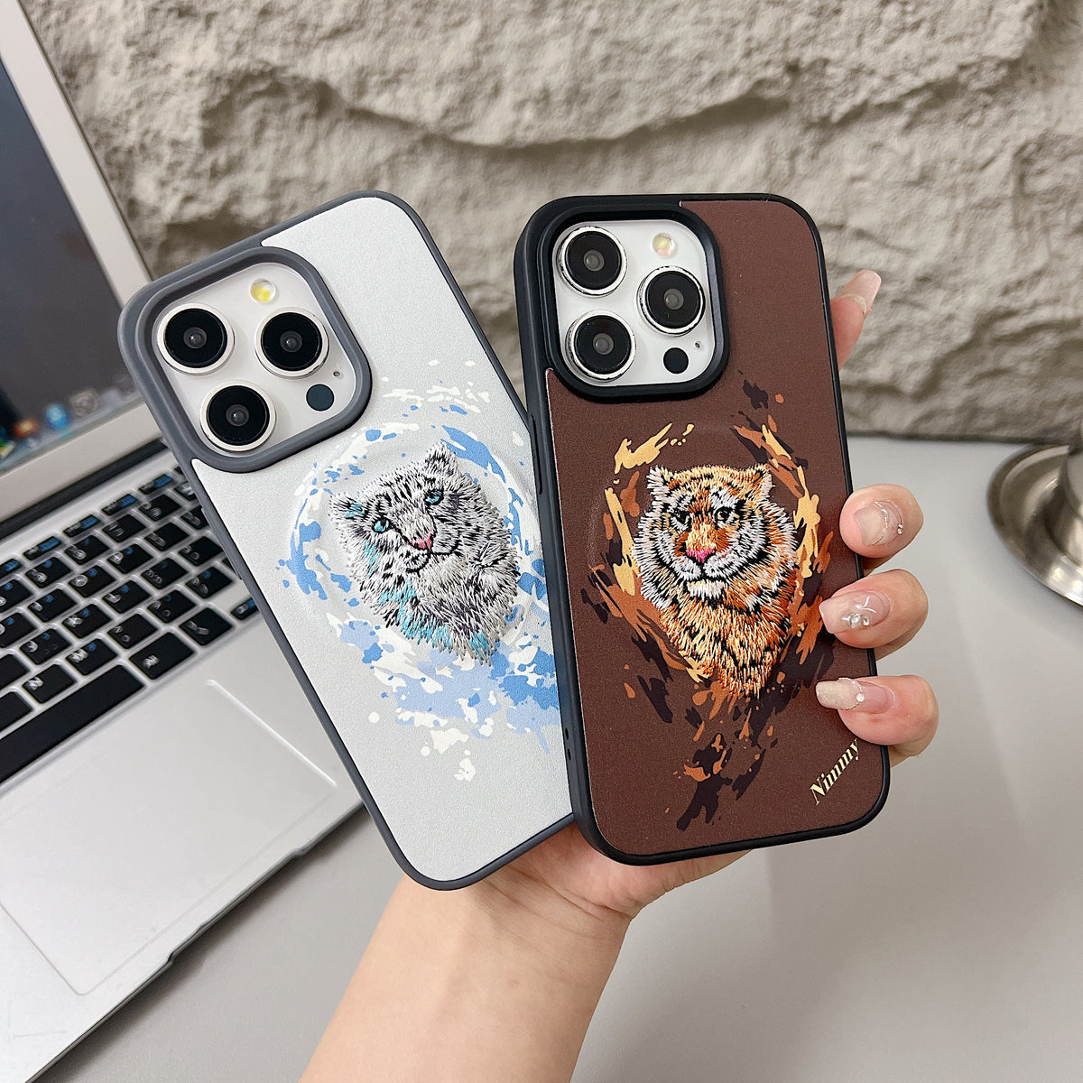 Apple iPhone Premium US POLO Assn. Embroidery Leather case with Magsafe  - Tiger 1